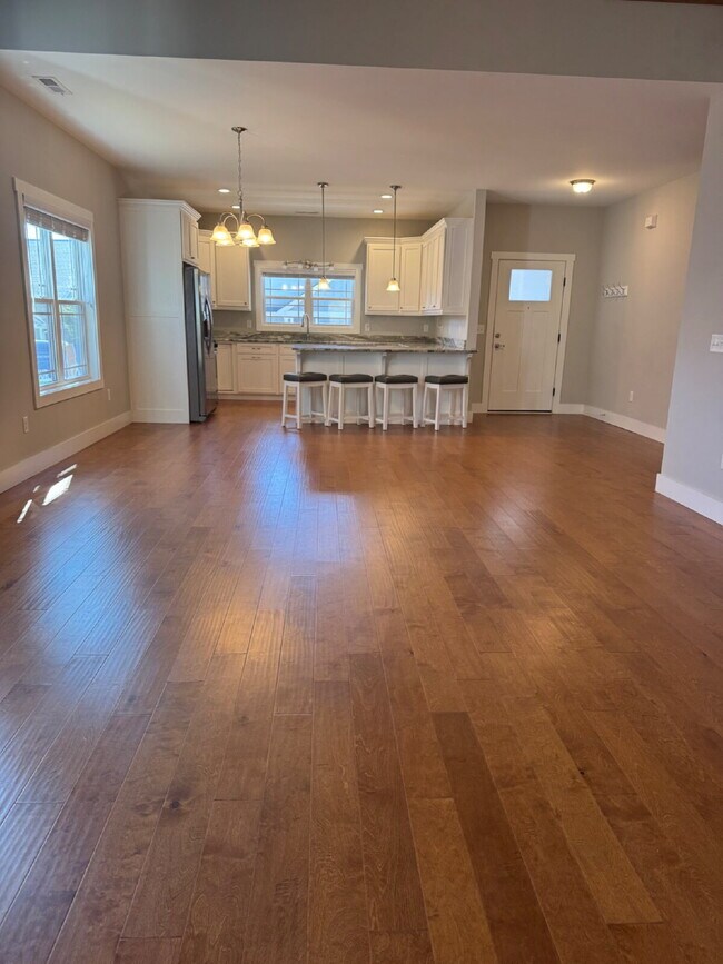 Primary Photo - 64 Leyland Cir