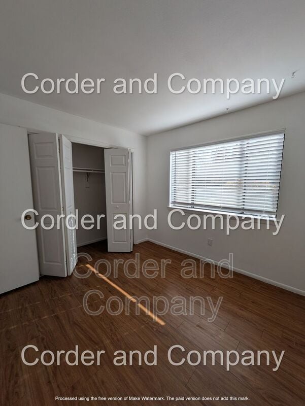 Building Photo - 6065 McKinney Dr NE