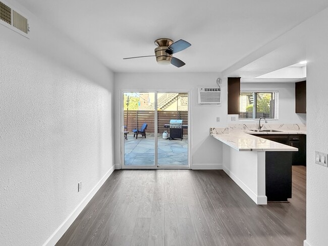 Building Photo - 820 Normark Terrace