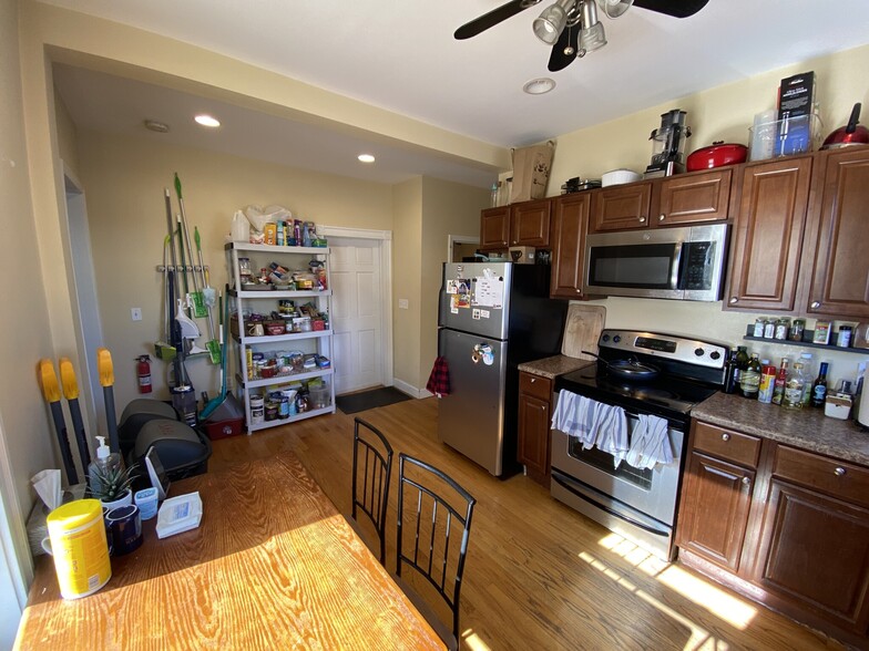Building Photo - 39 Gorham St