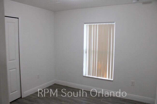 Building Photo - Beautiful 3-bedroom 2 bath single story home in SW Orlando near International Drive