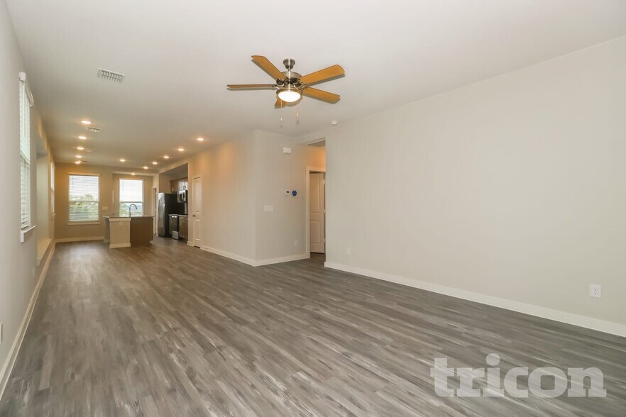 Building Photo - 445 Raglands Rd