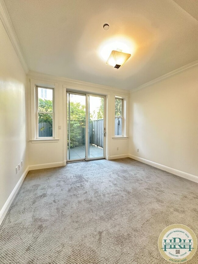 Building Photo - Charming 2 BR | 2.5 BA in Presidio Heights