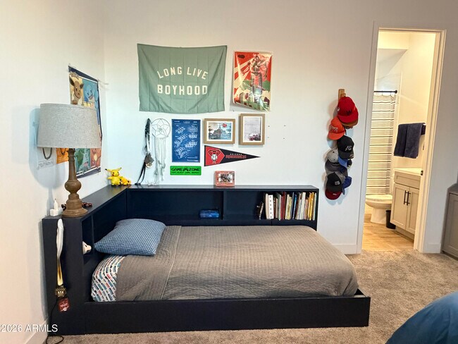 Building Photo - 10849 E Thunderbolt Ave