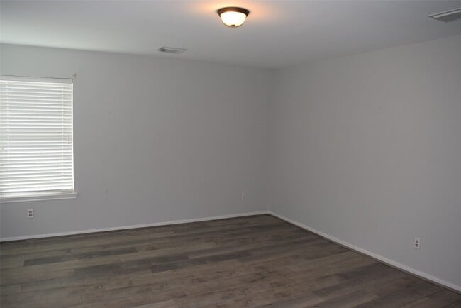Building Photo - 15510 Liberty Bluff Dr