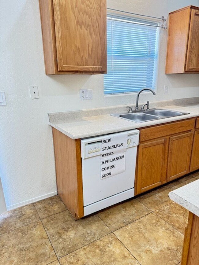 Building Photo - San Tan Queen Creek 4 bed 2.5 bath For rent