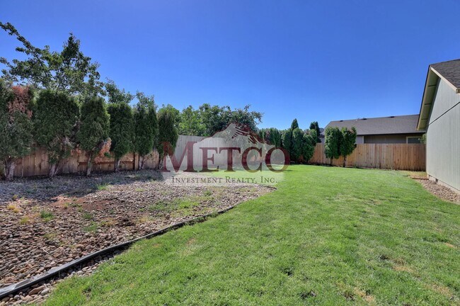 Building Photo - Beautiful 3 Bed/2 Bath House In Creswell!