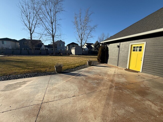 Building Photo - Midland Houses