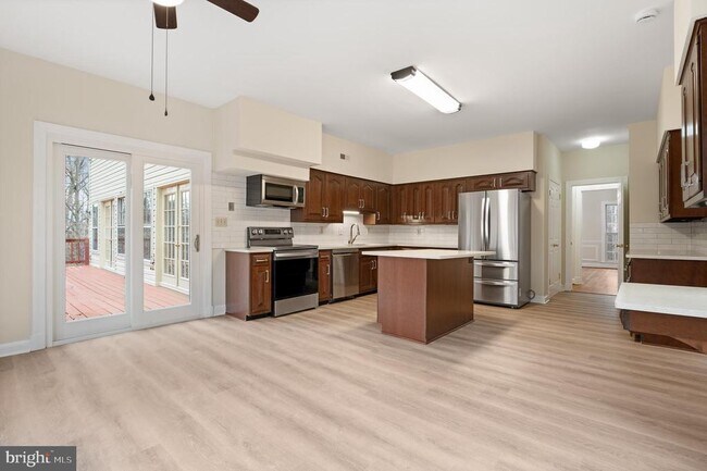 Building Photo - 13620 Canal Vista Ct