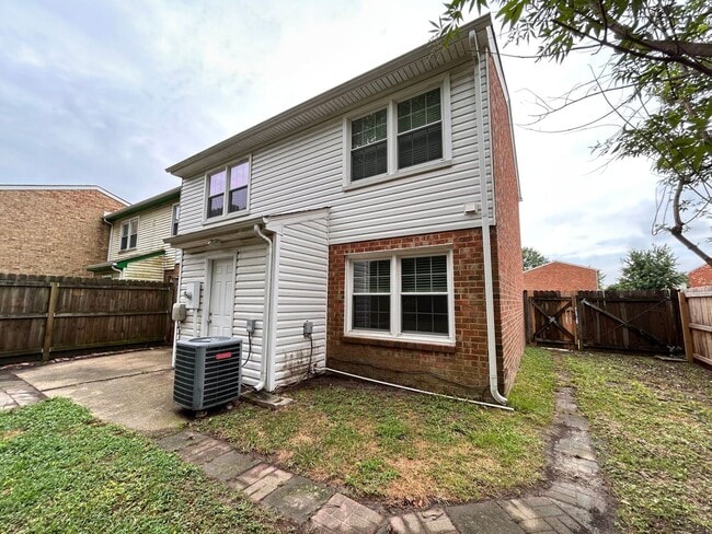 Building Photo - Welcome to this charming 3 bedroom "ASK AB...