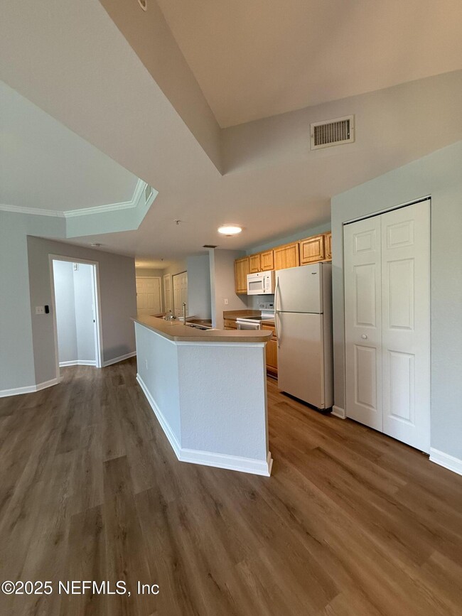 Building Photo - 440 S Villa San Marco Dr
