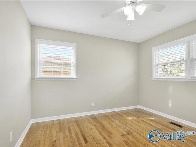 Building Photo - 315 Jack Coleman Dr NW