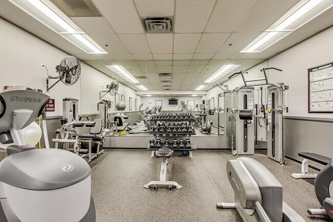 Building Photo - 130 S Canal St