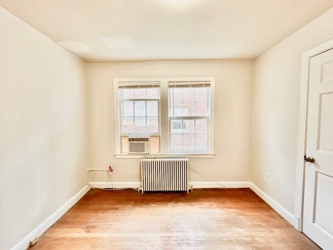 Building Photo - 4534 Avondale St