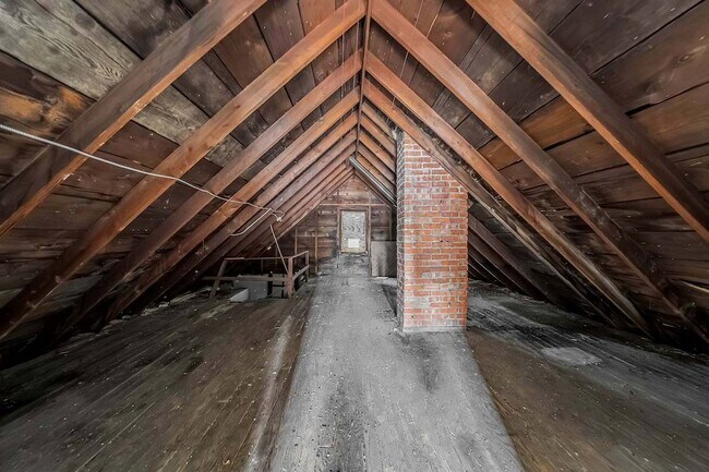Building Photo - 3484 W 58th St