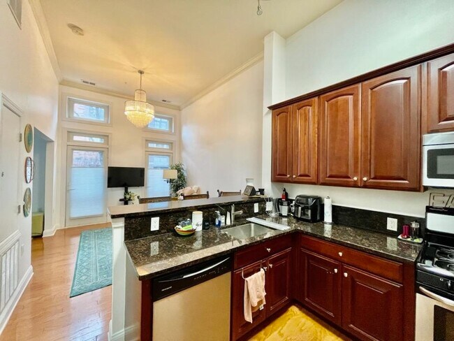 Building Photo - 126 Dudley St