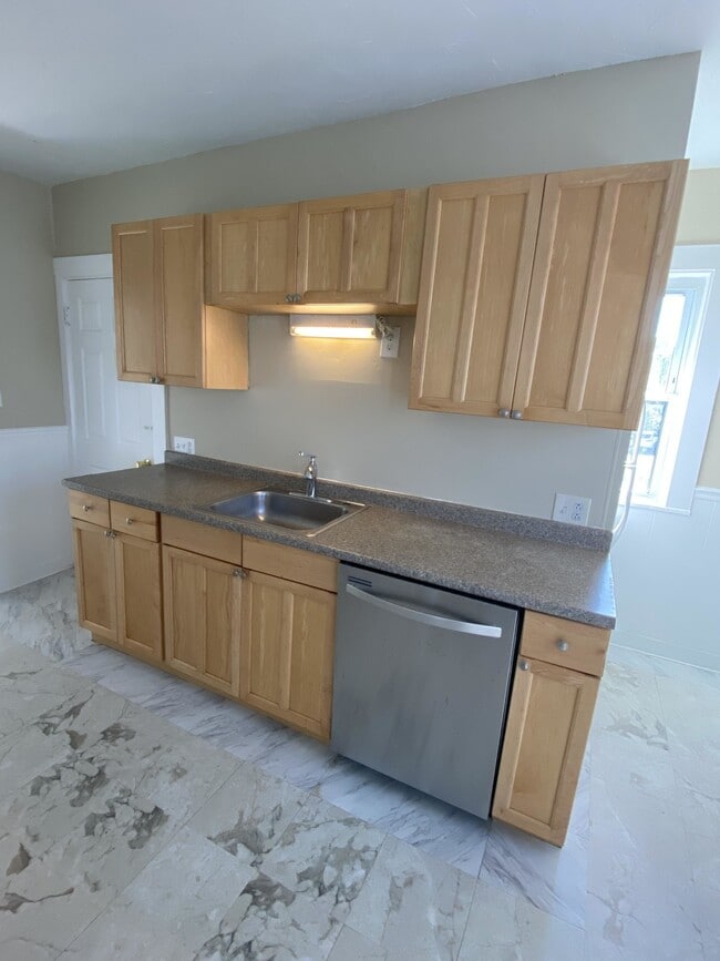 Building Photo - 253 Whitwell St