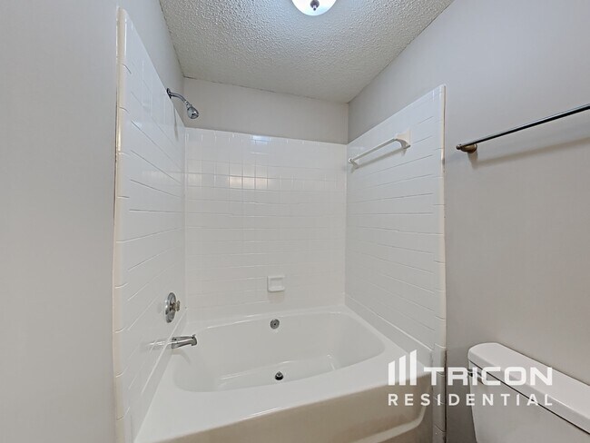 Building Photo - 356 Cedarcroft Dr