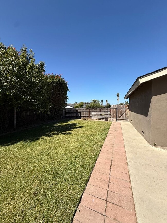 Building Photo - Updated Single Story Home Located in Orcutt with easy access to VSFB/Highway 135