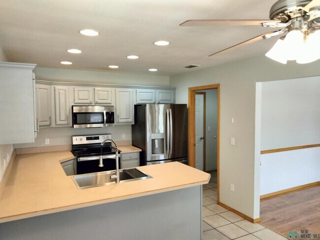 Building Photo - 2301 Reese Dr