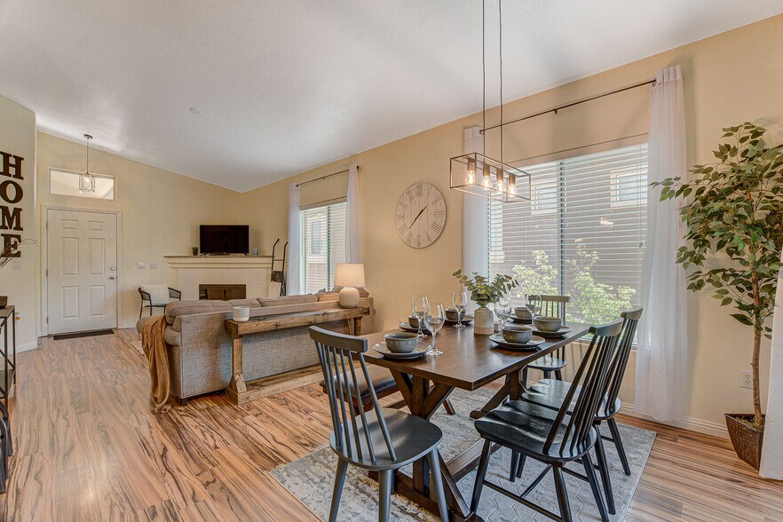 Building Photo - 3351 Indian Shadow St