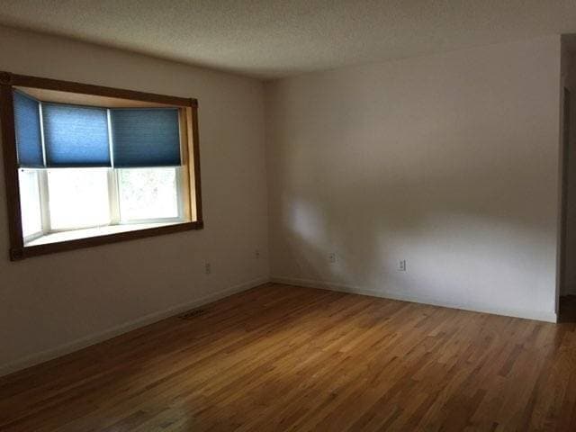 Building Photo - 1006 De La Vista Pl