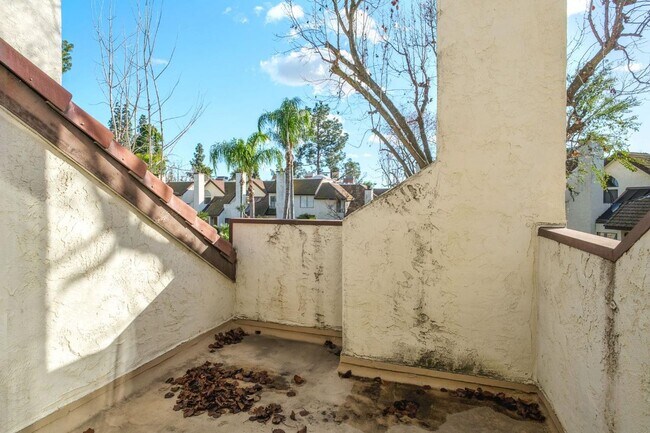 Building Photo - 2890 E Huntington Blvd