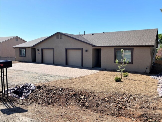 Primary Photo - 9501 E Magma Dr