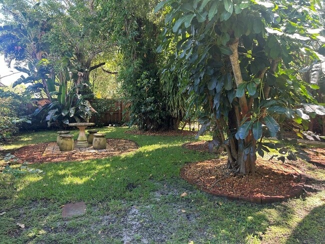 Building Photo - 431 S M St