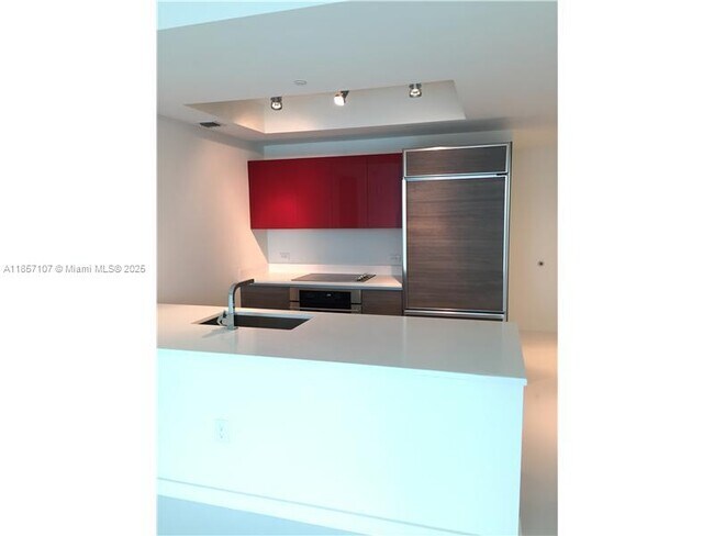 Building Photo - 1100S S Miami Ave