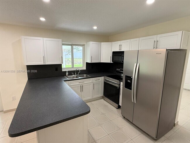 Building Photo - 11450 SW 47th Terrace