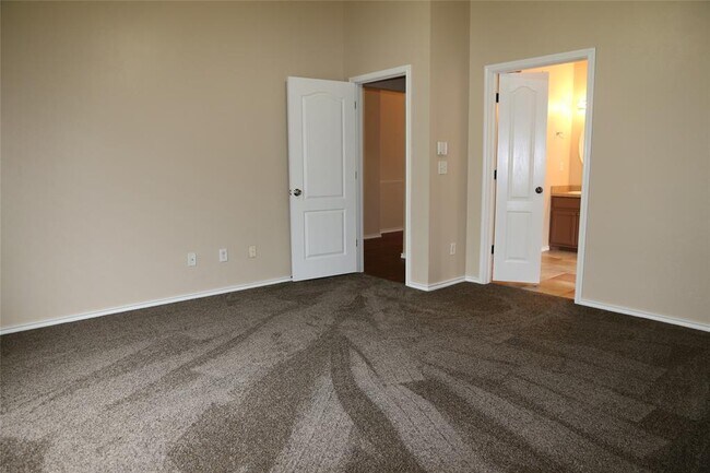 Building Photo - 905 Renita Way