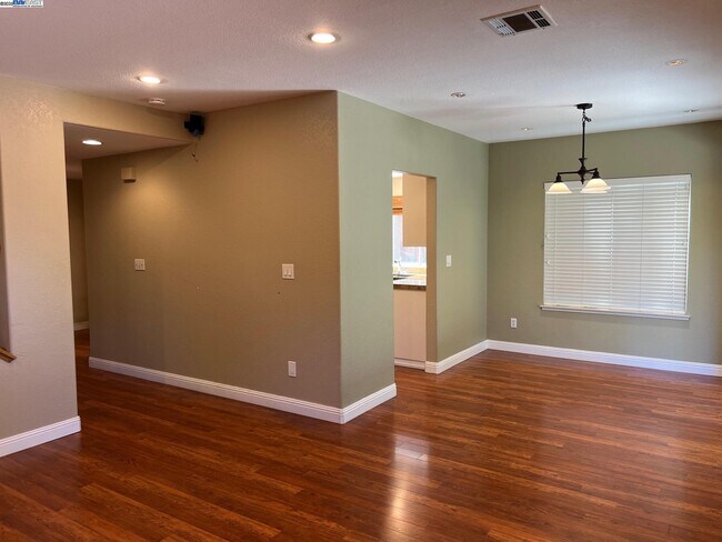 Building Photo - 4173 Garibaldi Pl