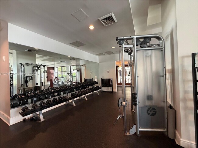 Building Photo - 600 W Las Olas Blvd
