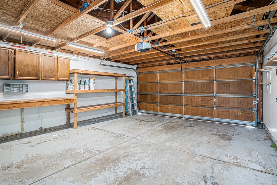 Building Photo - 2139 Daley Dr