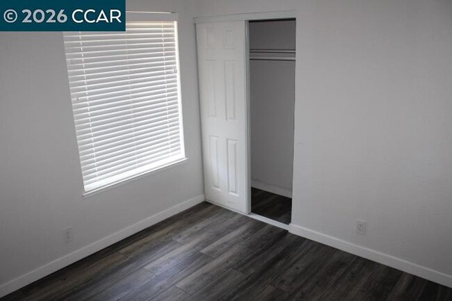 Building Photo - 130 Aster Ct