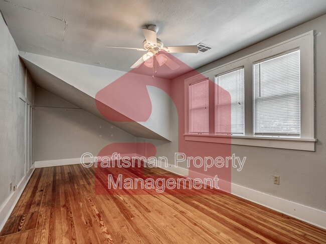 Building Photo - 1501 Gladstone Terrace