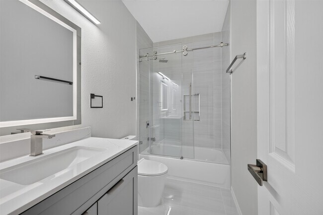 Building Photo - 24542 Bella Veneza Dr