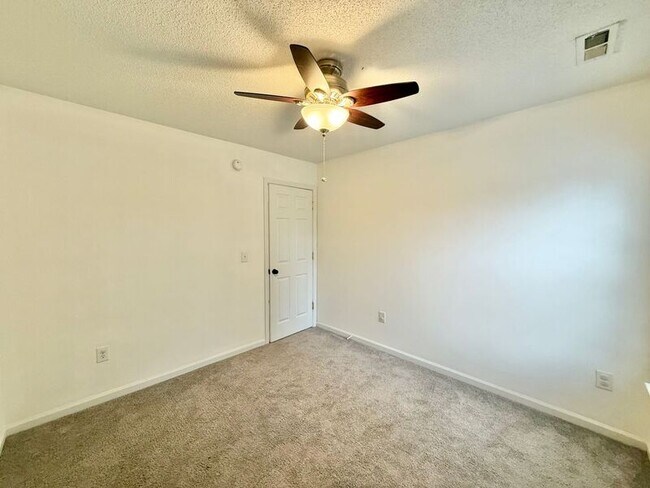 Building Photo - 4205 Brookvalley Dr