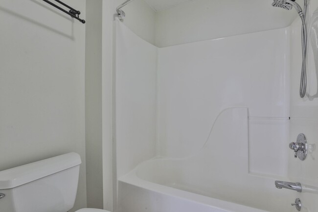 Building Photo - 92 Barrington Ave