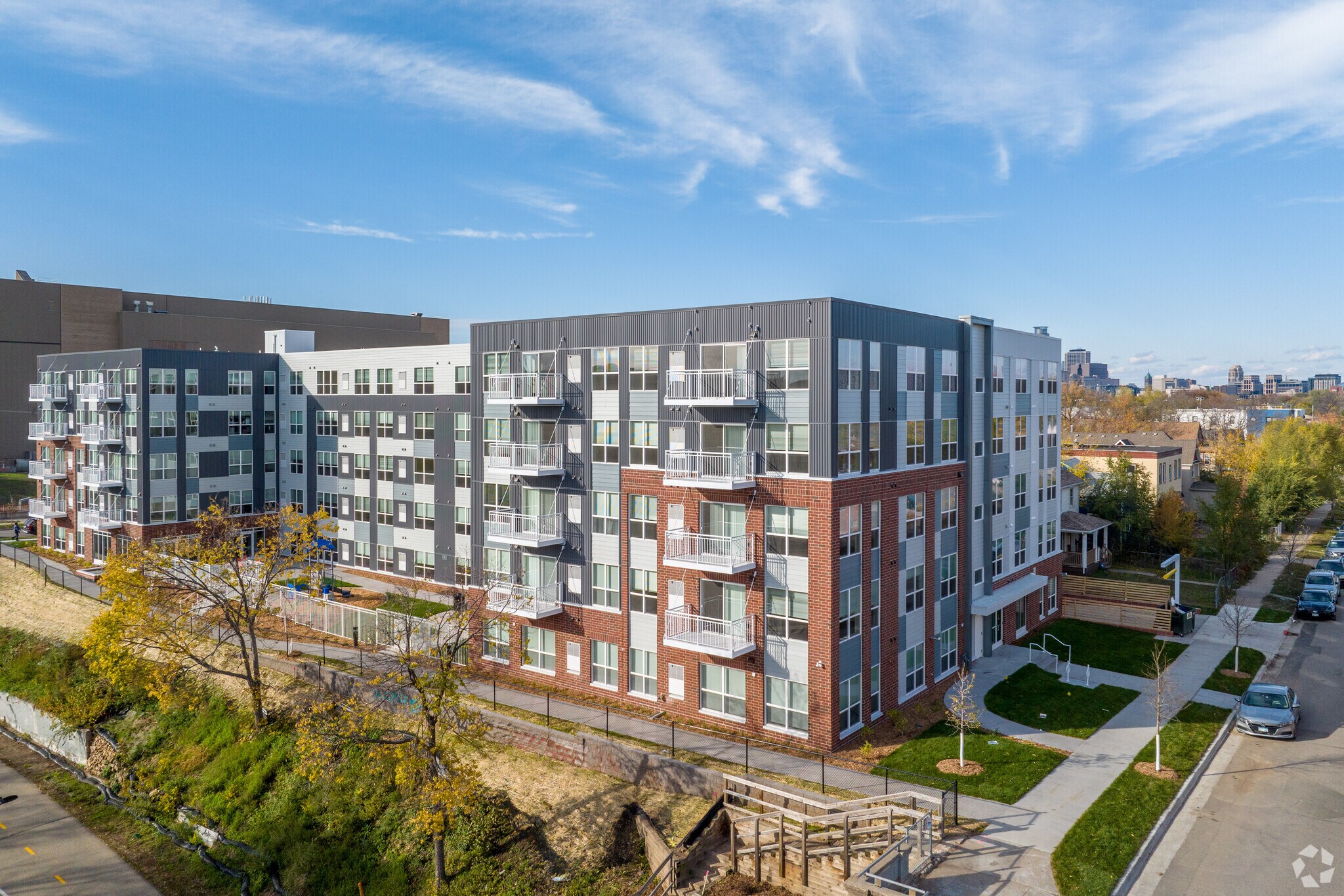 Building Photo - Midwell