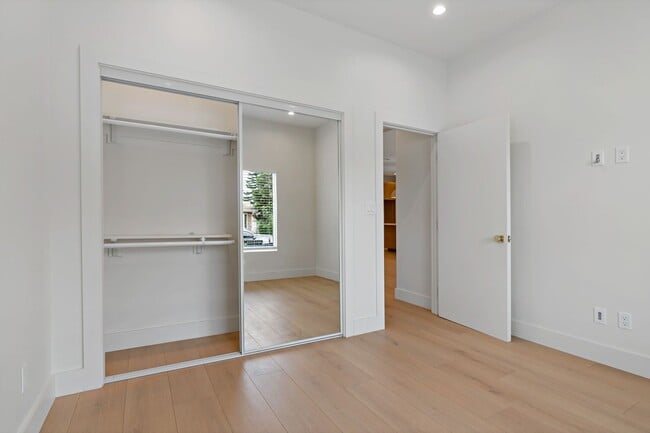 Building Photo - Beautifully Renovated 3-Bedroom Home – Mod...