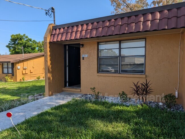 Building Photo - 8944 Temple Terrace Hwy