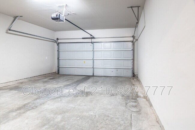 Building Photo - 940 Windflower