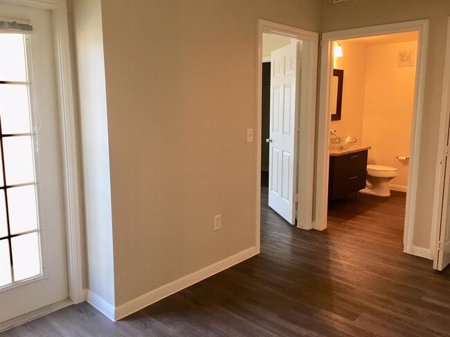 Building Photo - 2320 Gracy Farms Ln