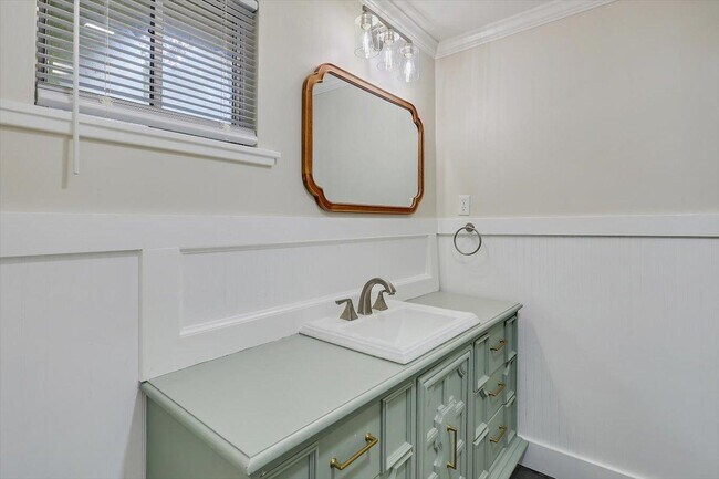 Building Photo - 111 Chiswick Cir