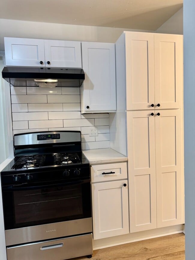 Building Photo - 508 Landers Dr SW