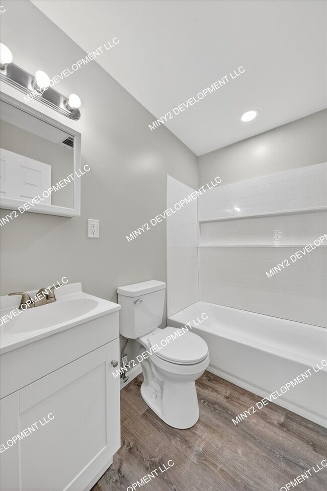 Building Photo - Fully Renovated 2-Bedroom Single-Level Home in Warren