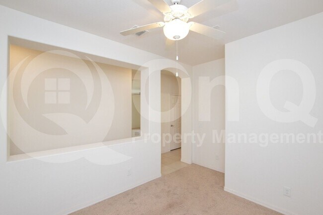 Building Photo - 802 W Witt Ave