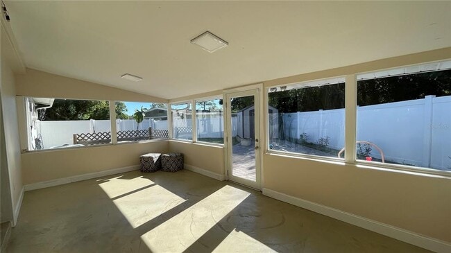 Building Photo - 313 Satsuma Dr